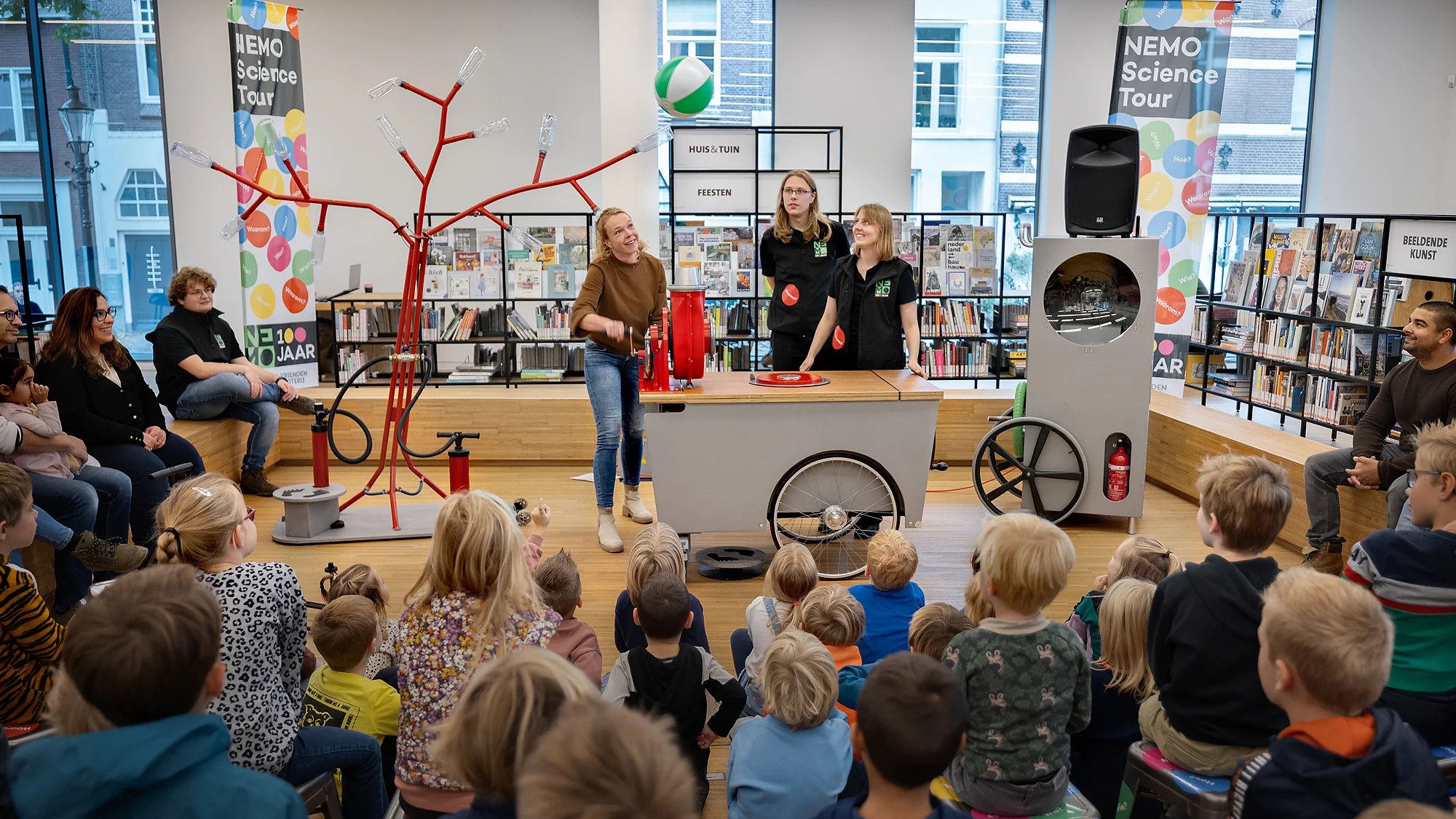 NEMO Science Tour in Deventer